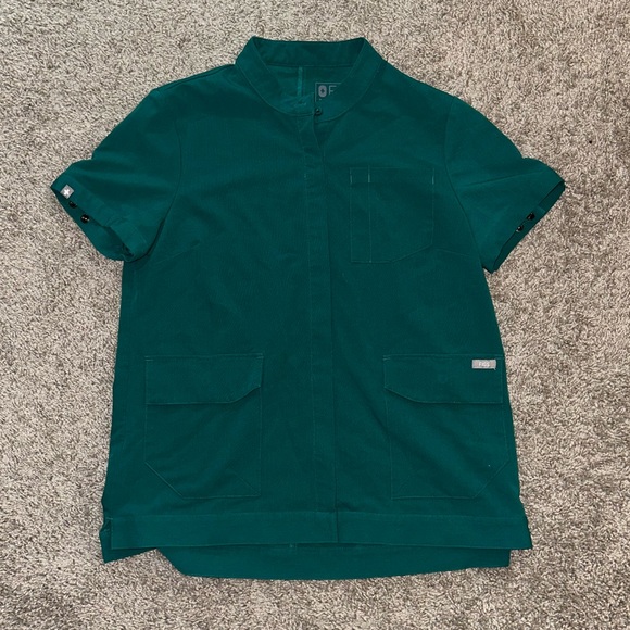 Figs Tops - Figs Women’s Hidden Button Up Three Pocket Scrub Too Shirt